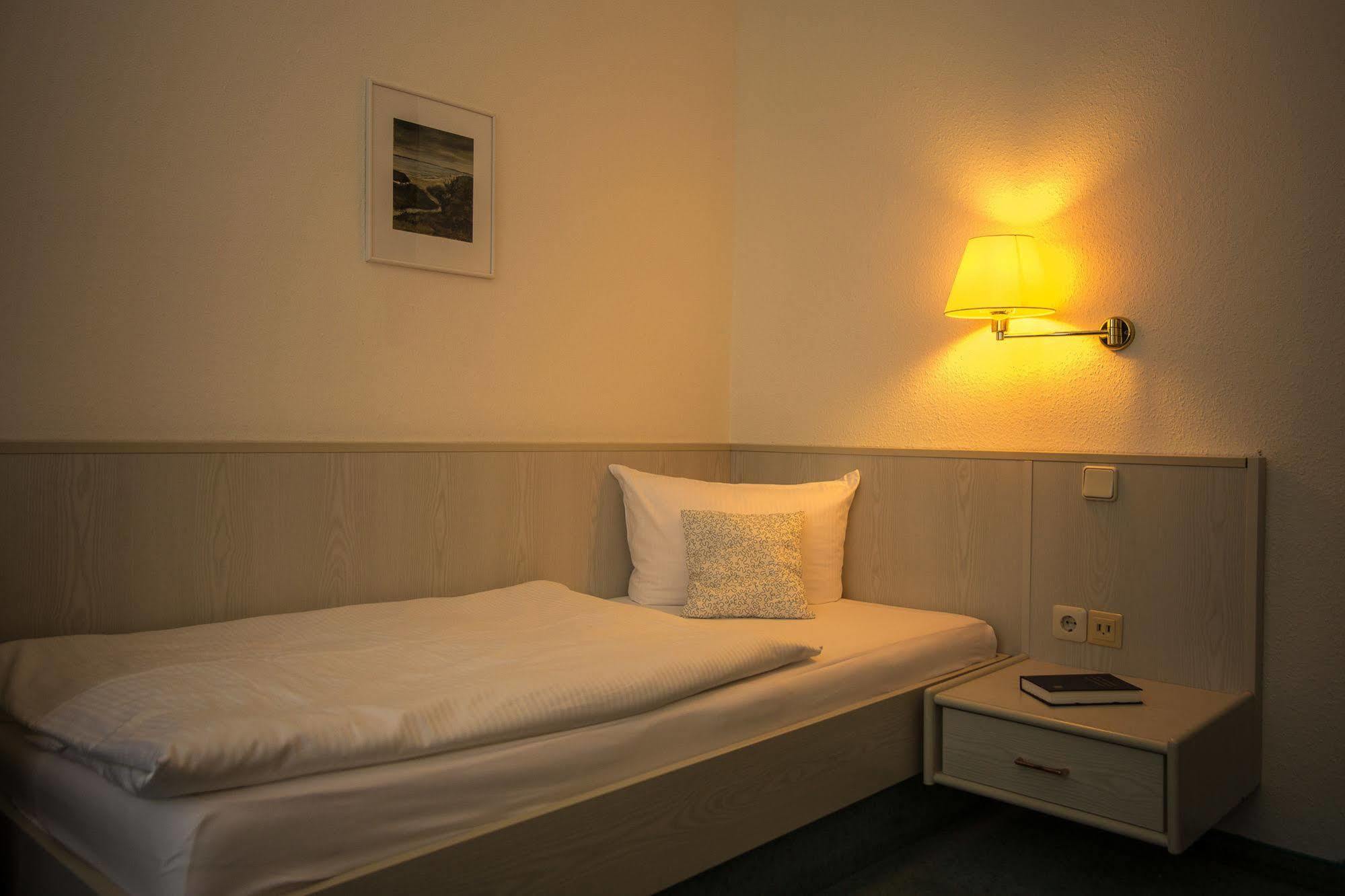 Hotel Weide Satow Exteriör bild