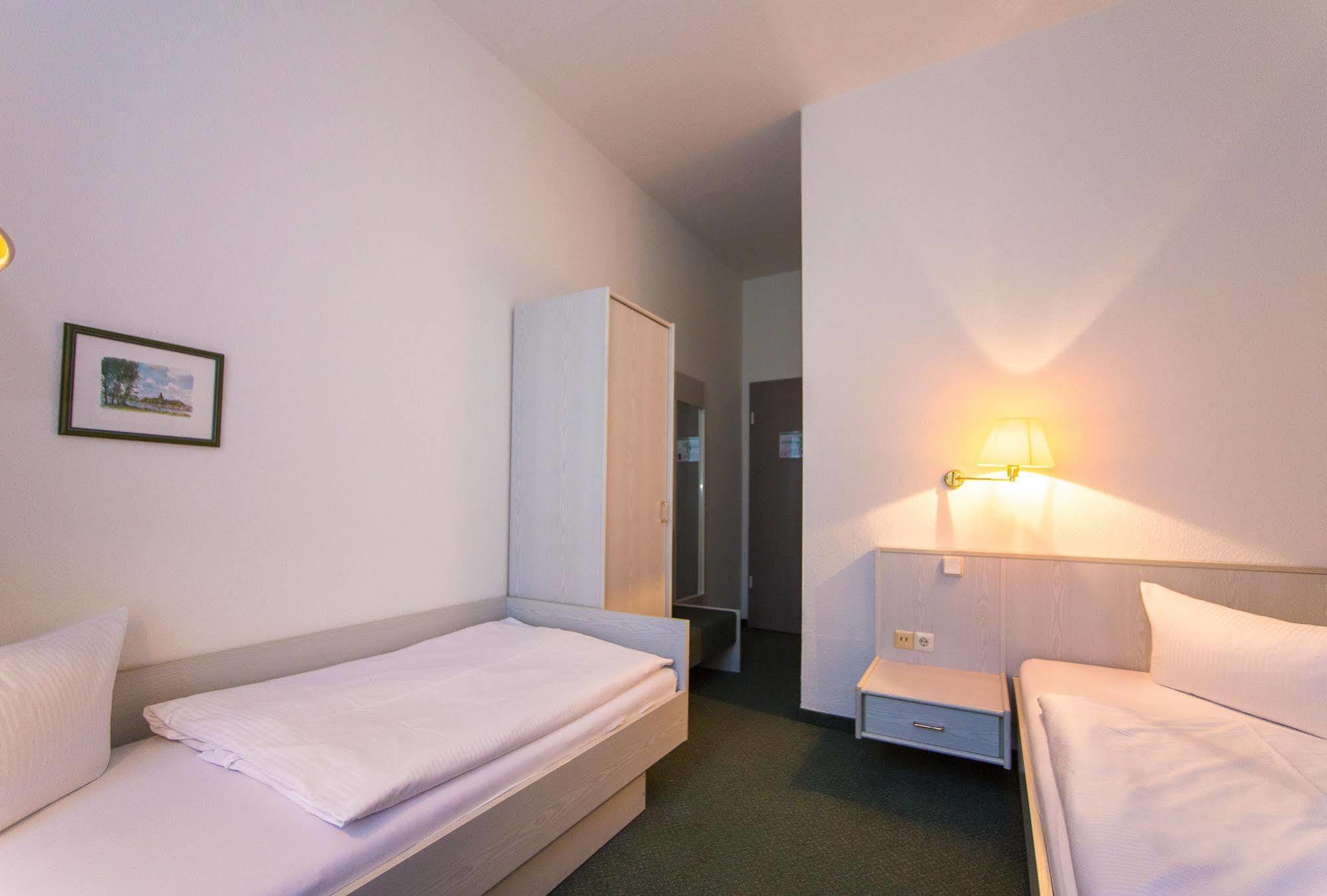 Hotel Weide Satow Exteriör bild